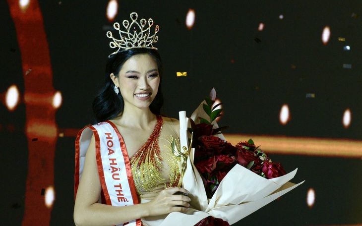 Á hậu Lê Phương Thảo ‘đu trend’ ghép ảnh AI bị Cảnh sát giao thông xử phạt - Ảnh 3.