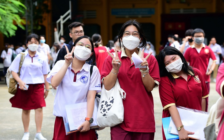 Sau sáp nhập, nhiều nơi vẫn chưa xong tài liệu giáo dục địa phương mới - Ảnh 4.