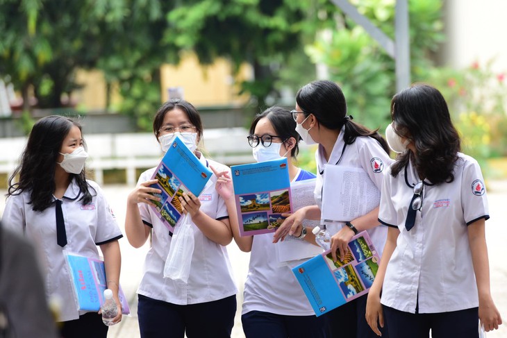 Thí sinh nói bài thi khoa học xã hội dễ, bài khoa học tự nhiên có tính phân loại - Ảnh 8.