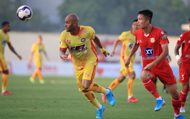 Vòng 6 V-League 2022: ‘Tổ trọng tài phối hợp ăn ý’