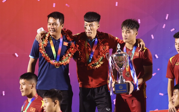 Vô địch U19 Quốc tế, U19 Việt Nam chưa kịp mừng đã nhận tin không vui