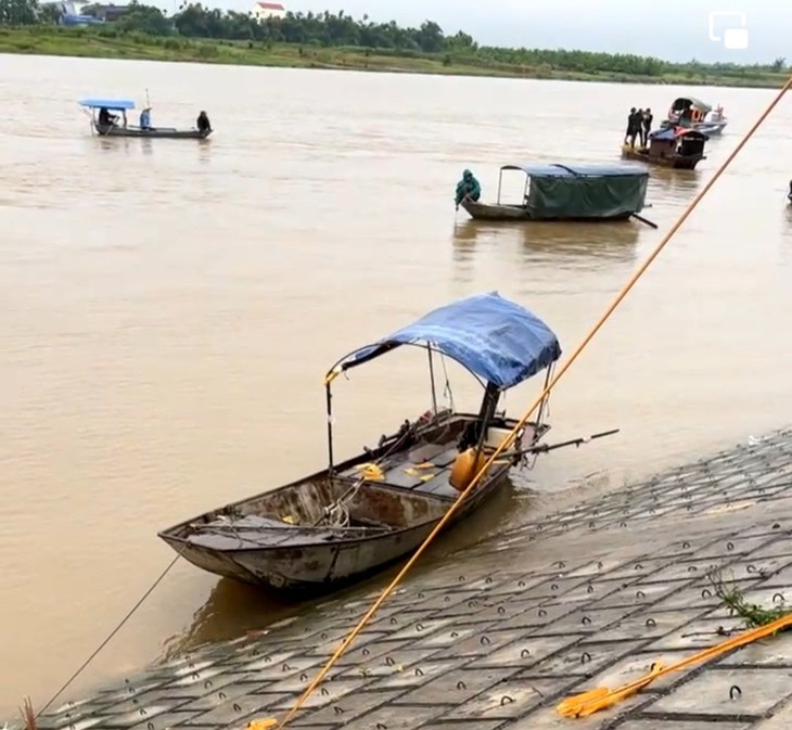 4 người bị nước sông cuốn mất tích, mới tìm thấy thi thể 1 người - Ảnh 2.