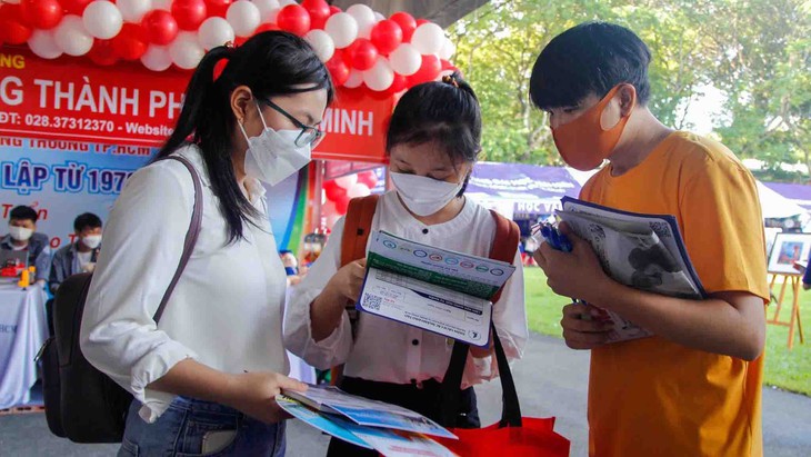 Tự chủ đại học và học phí - Kỳ 1: Tân sinh viên và nỗi lo học phí - Ảnh 1.