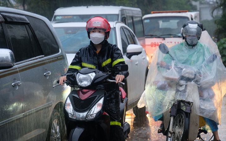 Thời tiết 14-8: Bắc Bộ duy trì mưa; Nam Bộ ngày nắng, chiều tối mưa rào