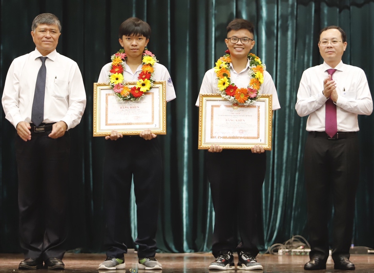 TP.HCM thưởng 200 triệu đồng cho học sinh đoạt HCV hóa học quốc tế - Ảnh 1. TP.HCM thưởng 200 triệu đồng cho học sinh đoạt HCV hóa học quốc tế - Ảnh 1.