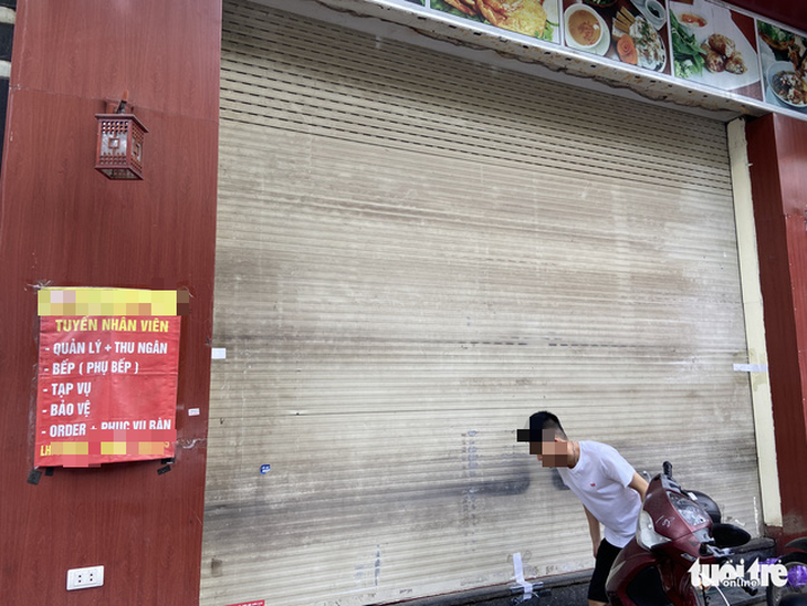 ‘Đội quân’ ba gác phía chủ nhà uy hiếp người thuê nhà khi hai bên mâu thuẫn - Ảnh 1. ‘Đội quân’ ba gác phía chủ nhà uy hiếp người thuê nhà khi hai bên mâu thuẫn - Ảnh 1.