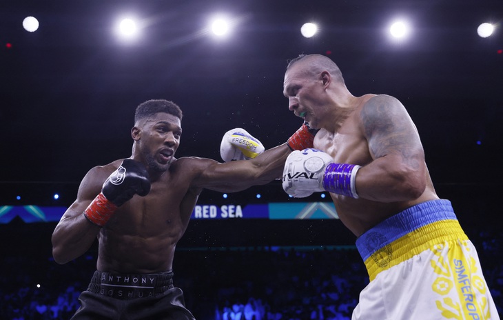 Anthony Joshua lần thứ 2 thua Usyk trong trận tranh 4 đai hạng nặng - Ảnh 1.