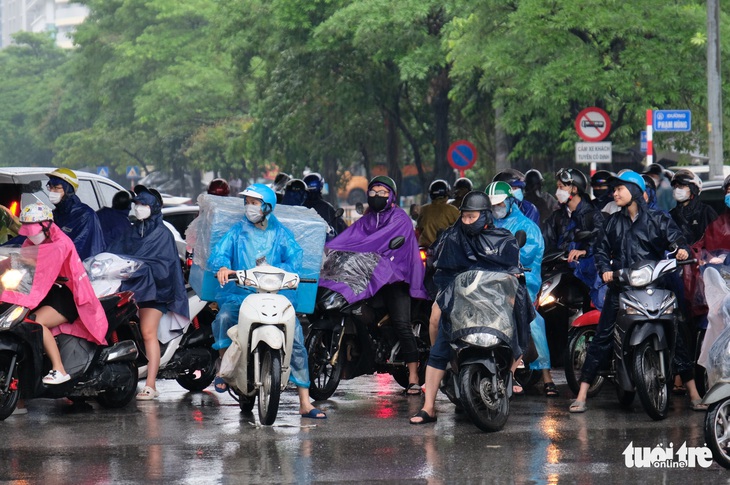 Thời tiết hôm nay 22-8: Bắc Bộ giảm mưa, Nam Bộ mưa dông - Ảnh 1. Thời tiết hôm nay 22-8: Bắc Bộ giảm mưa, Nam Bộ mưa dông - Ảnh 1.