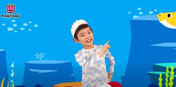 Bé trai trong MV Baby Shark dậy thì thành công - Ảnh 1.