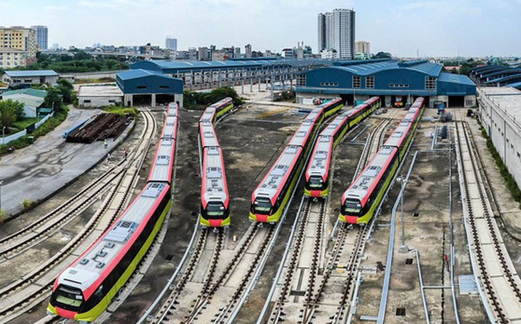 Hàng loạt dự án thi công rào chắn đường gây ùn tắc, Hà Nội yêu cầu tháo dỡ - Ảnh 2.