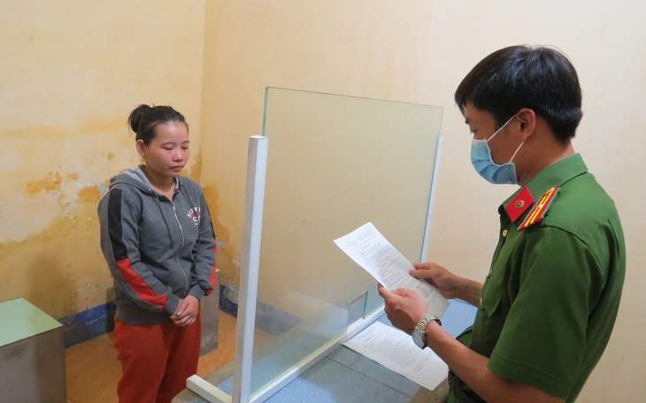 Gia Lai: Mất hủ vàng gần 1,5 tỉ đồng cất dưới chân cầu thang - Ảnh 2.