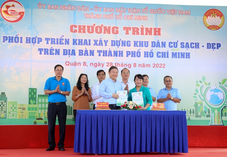 TP.HCM phấn đấu xây dựng 1.500 khu dân cư sạch đẹp - Ảnh 1.