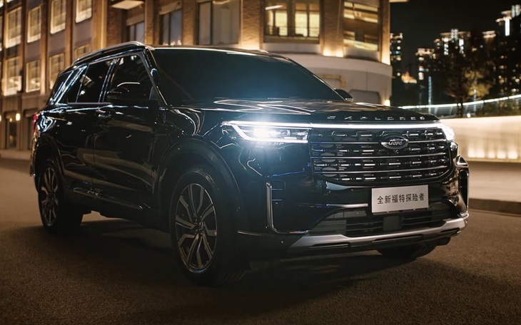 Ford Explorer 2023 ra mắt: Màn 27 inch, nội thất như du thuyền