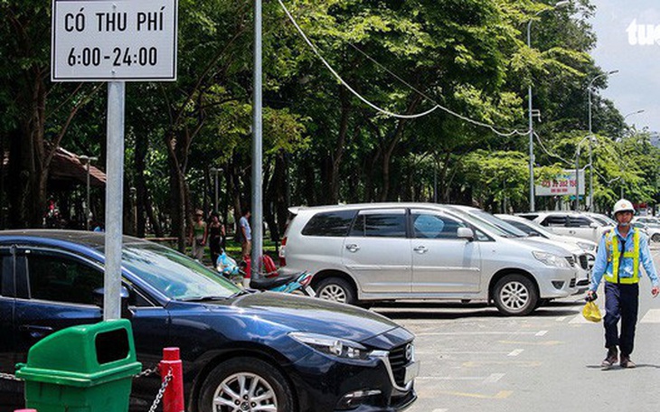 Thu phí đỗ xe ôtô lòng lề đường TP.HCM: Nghiên cứu kết nối với ETC