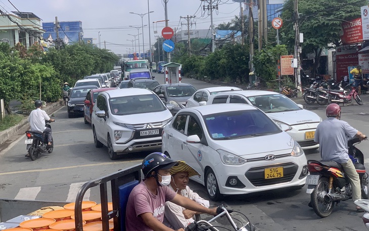 Thu phí không dừng trên cao tốc, xe ôtô qua phà Cát Lái tăng 60%