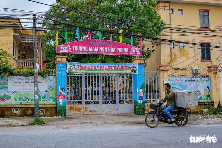 Vụ hàng trăm học sinh không đến trường: ‘Người dân hứa đầu tuần tới cho con tới lớp’ - Ảnh 1.