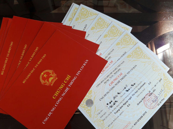 TP.HCM sẽ triển khai hệ thống tra cứu, xác minh văn bằng để chống làm giả - Ảnh 1. TP.HCM sẽ triển khai hệ thống tra cứu, xác minh văn bằng để chống làm giả - Ảnh 1.