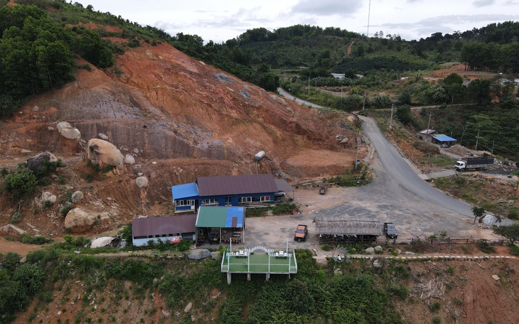 Tái diễn các trạm dừng chân trái phép trên đèo Đại Ninh