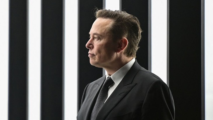 Tỉ phú Elon Musk muốn xin miễn trừ trừng phạt Iran để phát Internet - Ảnh 1.