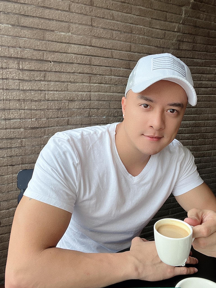 Ảnh vui sao Việt 22-9: Sơn Thạch ước có hai con đáng yêu của Hồ Ngọc Hà - Ảnh 9. Ảnh vui sao Việt 22-9: Sơn Thạch ước có hai con đáng yêu của Hồ Ngọc Hà - Ảnh 9.