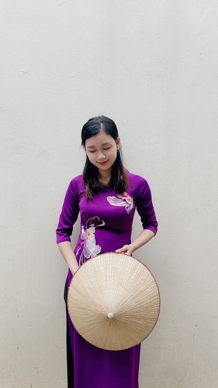 Áo dài Vân Oanh - Dùng bước chân của thời đại mới làm sống mãi hơi thở của truyền thống dân tộc - Ảnh 2. Áo dài Vân Oanh - Dùng bước chân của thời đại mới làm sống mãi hơi thở của truyền thống dân tộc - Ảnh 2.