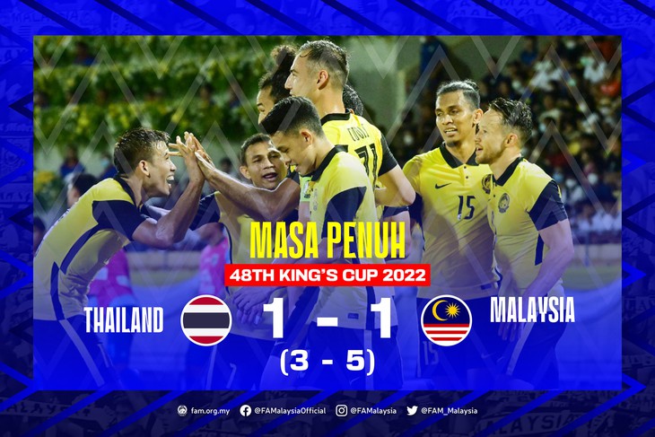 Malaysia loại sốc Thái Lan ở bán kết Kings Cup 2022 - Ảnh 1.