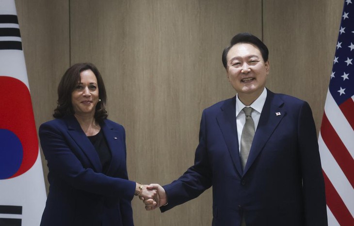 Phó tổng thống Mỹ Kamala Harris thăm khu phi quân sự Bàn Môn Điếm - Ảnh 3.