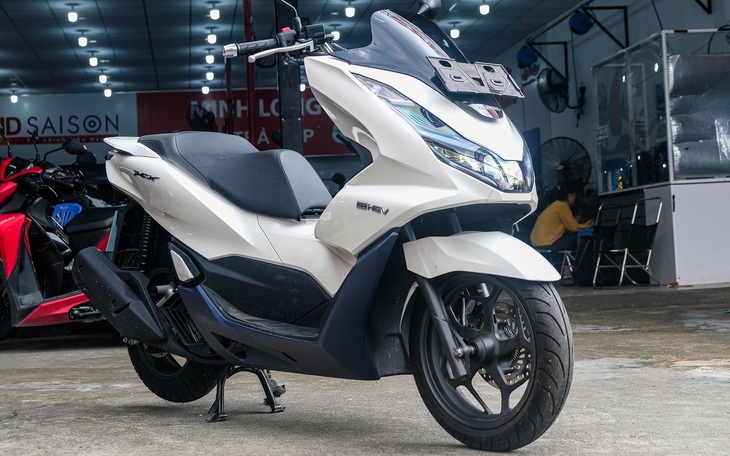 Honda PCX bản 'tiết kiệm xăng' về Việt Nam: Giá 99 triệu, của hiếm cho người đã chán SH