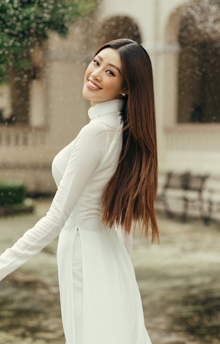 Khánh Vân, Phương Anh, Phương Nhi trở lại trường xưa gây xao xuyến - Ảnh 4. Khánh Vân, Phương Anh, Phương Nhi trở lại trường xưa gây xao xuyến - Ảnh 4.
