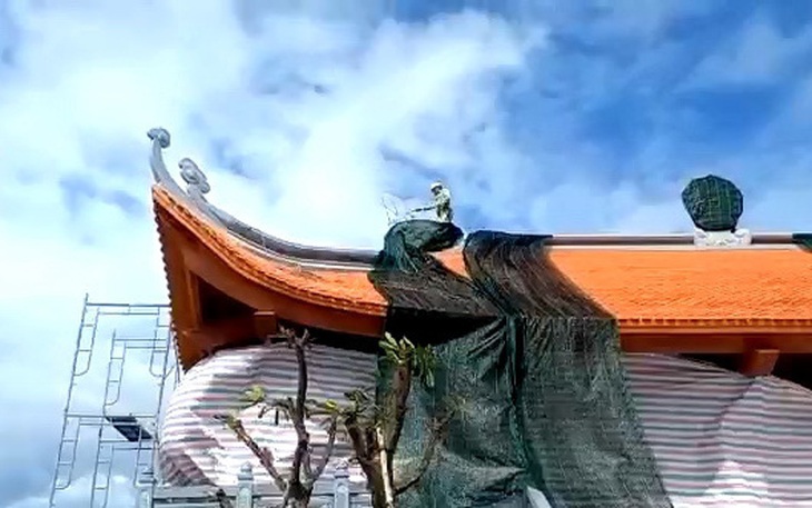 Vụ đền thờ xây không phép: Tháo dỡ chi tiết 
