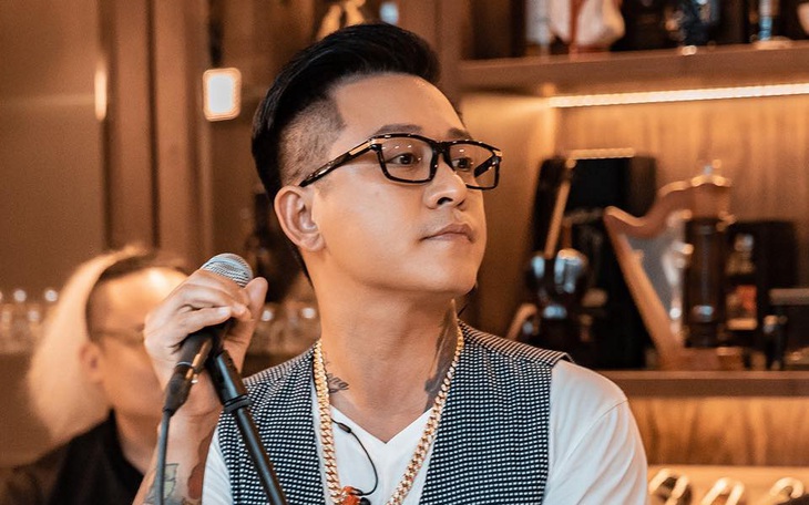 Tuấn Hưng đã nộp phạt, tuyên bố ‘quốc có quốc pháp, gia có gia quy’