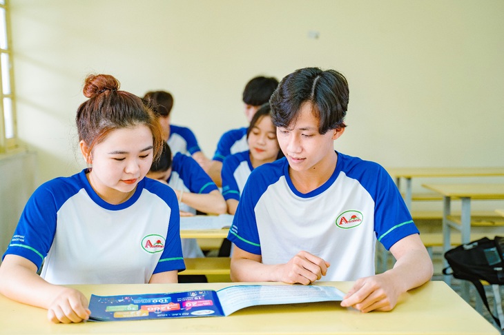 Con đường từ trung cấp đến đại học với chương trình đại học 2 giai đoạn - Ảnh 1. Con đường từ trung cấp đến đại học với chương trình đại học 2 giai đoạn - Ảnh 1.
