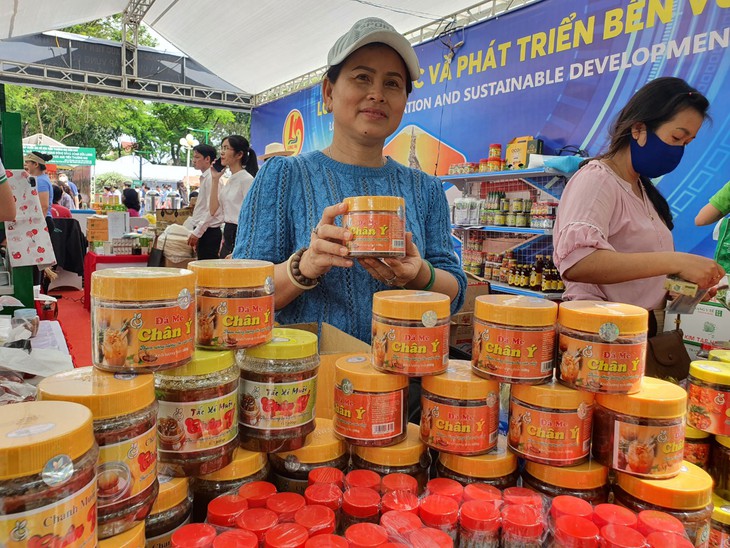 Bộ trưởng Lê Minh Hoan: Đầu tiên đừng nghĩ tới tiền thì sẽ ra nhiều tiền’ - Ảnh 1. Bộ trưởng Lê Minh Hoan: Đầu tiên đừng nghĩ tới tiền thì sẽ ra nhiều tiền’ - Ảnh 1.