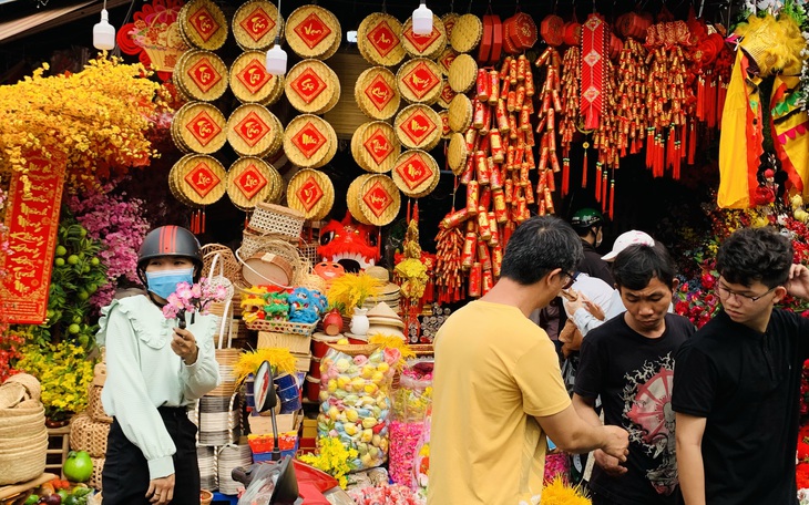 Chơi chữ trên vật phẩm ngày Tết