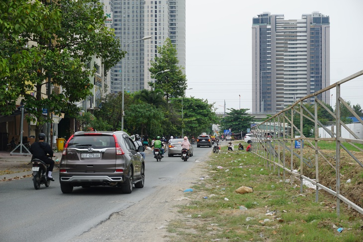 Doanh nghiệp chặn đường trong hai khu đô thị ở Thủ Đức, chính quyền chưa làm gì được - Ảnh 3.