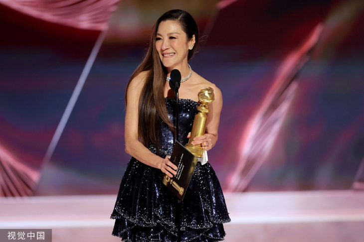 Dương Tử Quỳnh lần đầu nhận Quả cầu vàng với hạng mục phim hài/nhạc kịch - Ảnh 1. Dương Tử Quỳnh lần đầu nhận Quả cầu vàng với hạng mục phim hài/nhạc kịch - Ảnh 1.