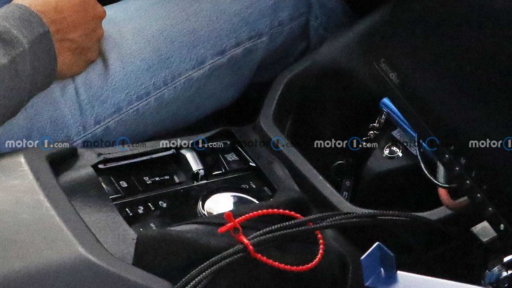 Lộ nội thất BMW X3 mới: Vô-lăng mảnh, màn hình siêu lớn kéo dài và bỏ cần số - Ảnh 3.