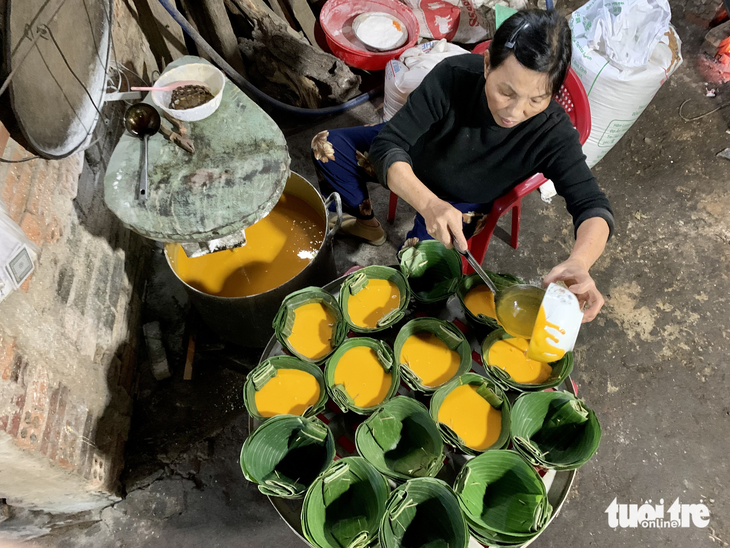 Làng nấu bánh tổ Hội An trắng đêm đón Tết - Ảnh 5.