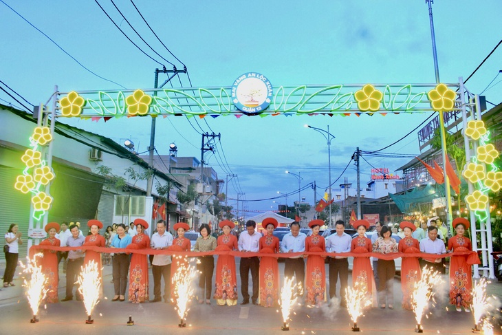 TP.HCM có thêm thương hiệu mai vàng An Lộc Xuân - Ảnh 2.