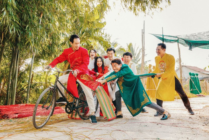 Bộ ảnh đón Tết 2023 không đụng hàng của Lý Hải - Minh Hà - Ảnh 3. Bộ ảnh đón Tết 2023 không đụng hàng của Lý Hải - Minh Hà - Ảnh 3.
