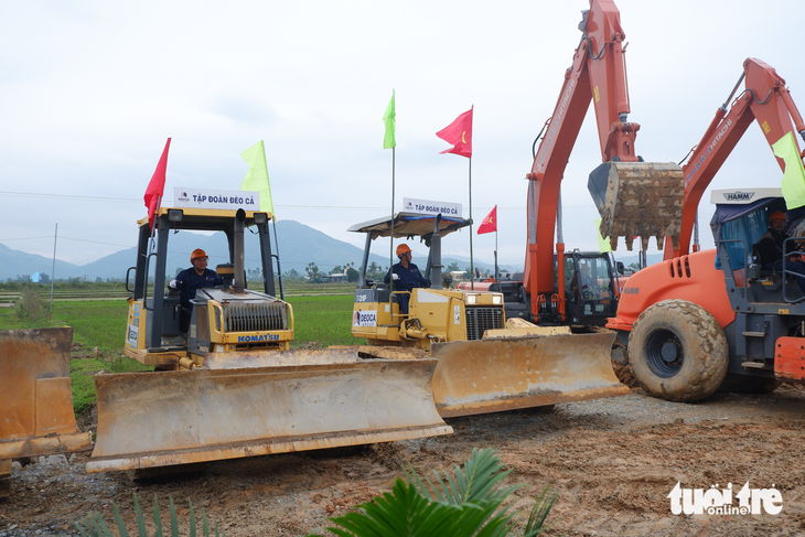 Khẩn trương kê khai giá, thu hồi mỏ đất nếu làm sai trong dự án cao tốc Bắc - Nam - Ảnh 1.