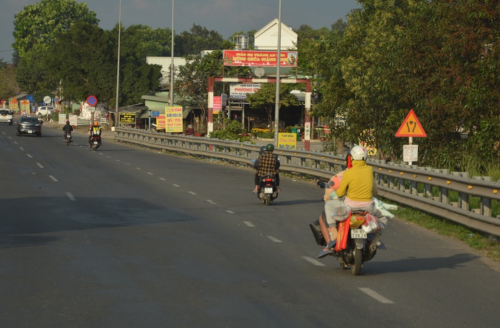 Dòng xe trường chinh dài cả ngàn cây số về quê ăn Tết - Ảnh 3.