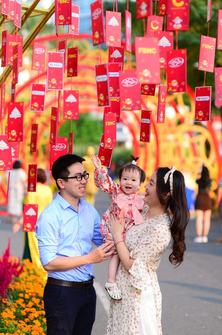 Mầm thương về nhà, chồi non đã lớn - Ảnh 1.