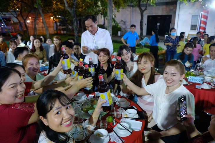 Mọi người cùng có Tết - Ảnh 3. Mọi người cùng có Tết - Ảnh 3.