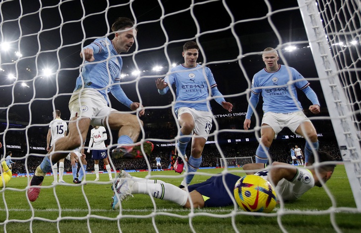 Guardiola dùng đội hình lạ, Man City thắng ngược Tottenham - Ảnh 2.