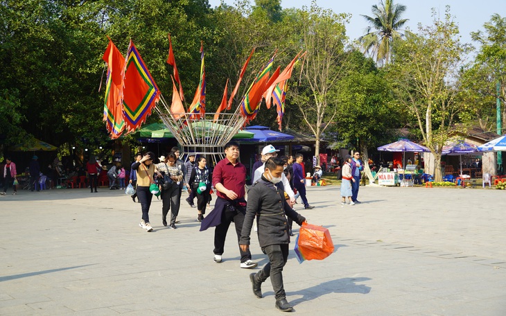 Cán bộ công chức không đi du xuân, chúc Tết