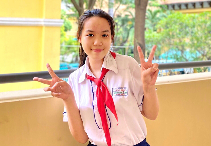 Bùi Nguyễn Minh Hạnh, cô nữ sinh lớp 9 biết 3 ngoại ngữ với ước mơ trở thành bác sĩ - Ảnh: H.NGUYÊN Bùi Nguyễn Minh Hạnh, cô nữ sinh lớp 9 biết 3 ngoại ngữ với ước mơ trở thành bác sĩ - Ảnh: H.NGUYÊN