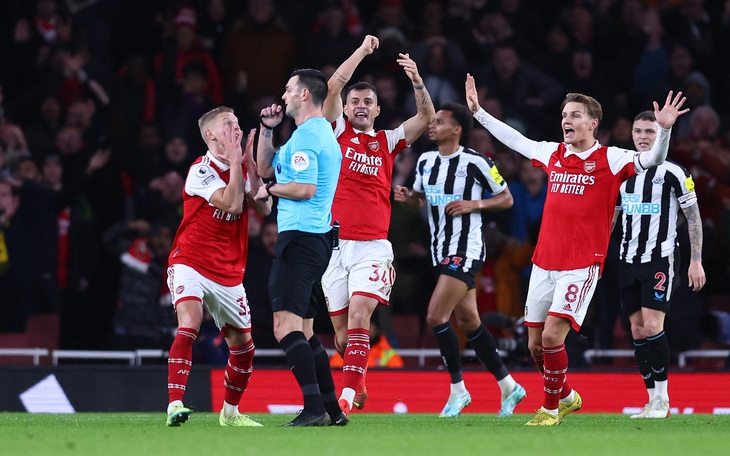 Newcastle khiến Arsenal đứt mạch thắng liên tiếp - Ảnh 2.