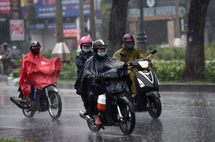 Thời tiết hôm nay 5-1: Đề phòng mưa to trái mùa tại miền Nam, miền Trung mưa rất to - Ảnh 1.