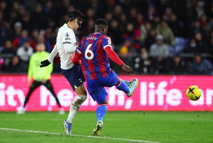 Harry Kane, Son Heung Min giúp Tottenham thắng trận đầu tiên sau World Cup - Ảnh 2.